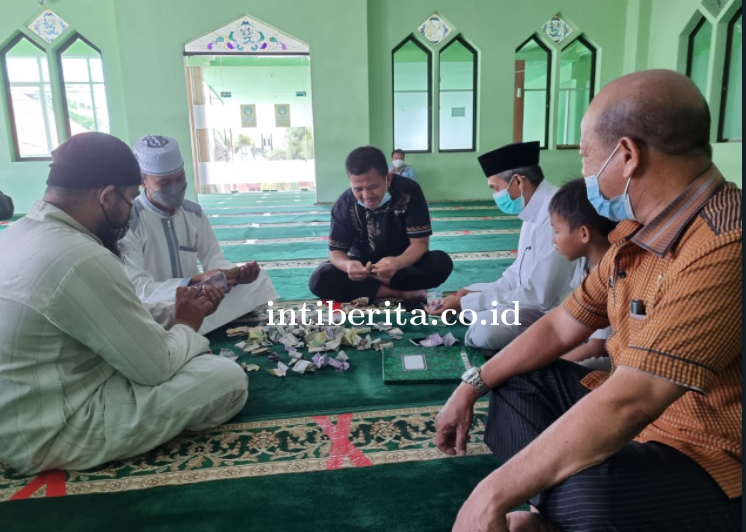 Berkah Jumat di Masjid Almuawanah Dinas Sosial Sulsel Pada Saat Covid 19